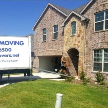 Our movers in Fort Worth working hard and fast